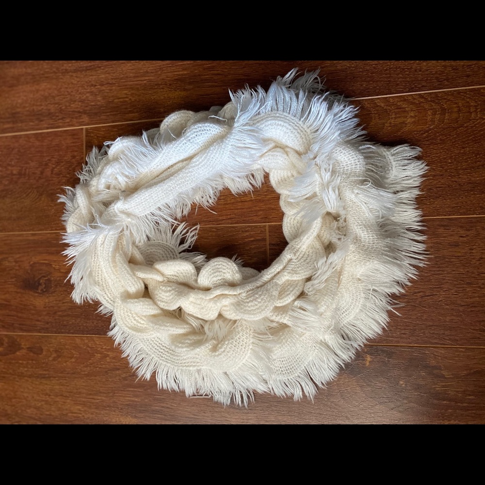 3 FOR $25: Cream Frilled Scarf
